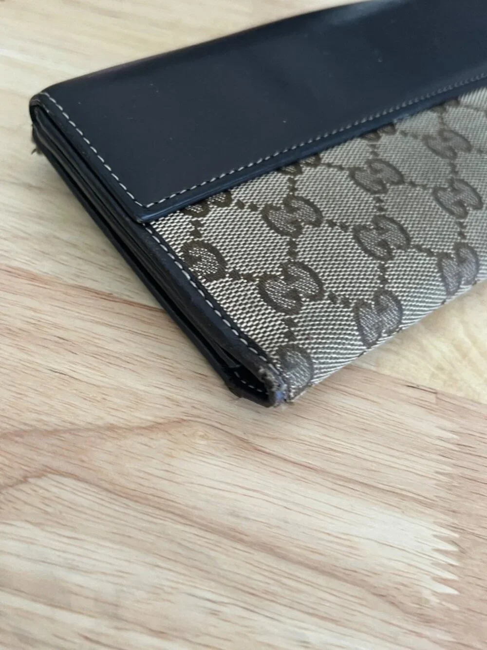 Gucci Brown GG Canvas & Leather Heart Clasp Wallet For Women - Picture 6 of 13